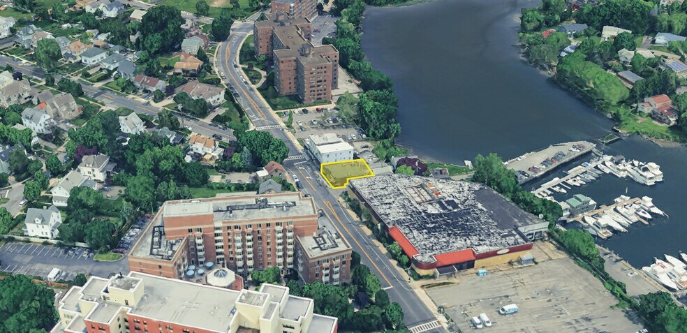 338 Pelham Rd, New Rochelle, NY à vendre - Aérien - Image 2 de 5