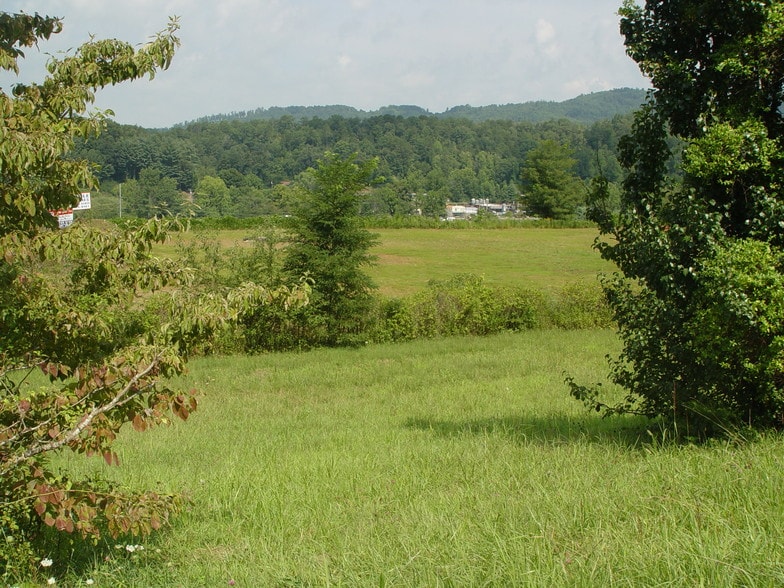 Bull Dog Dr, Murphy, NC for sale - Primary Photo - Image 1 of 8