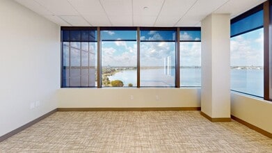 500 S Australian Ave, West Palm Beach, FL à louer Photo intérieure- Image 1 de 4