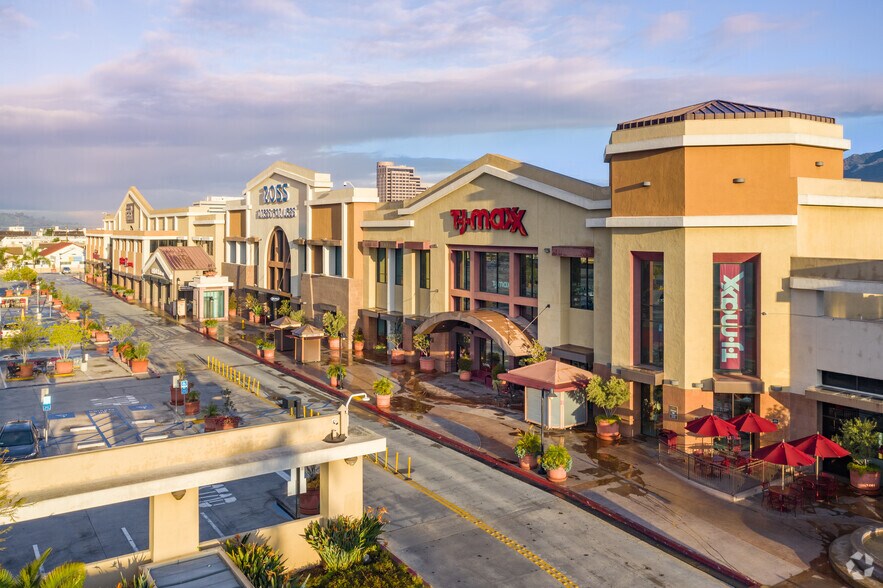 249 N Glendale Ave, Glendale, CA à louer - Photo principale - Image 1 de 7