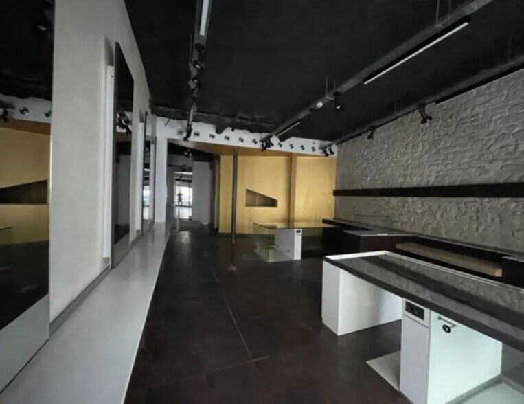 15 Rue Boissy D'Anglas, Paris for lease - Interior Photo - Image 2 of 4