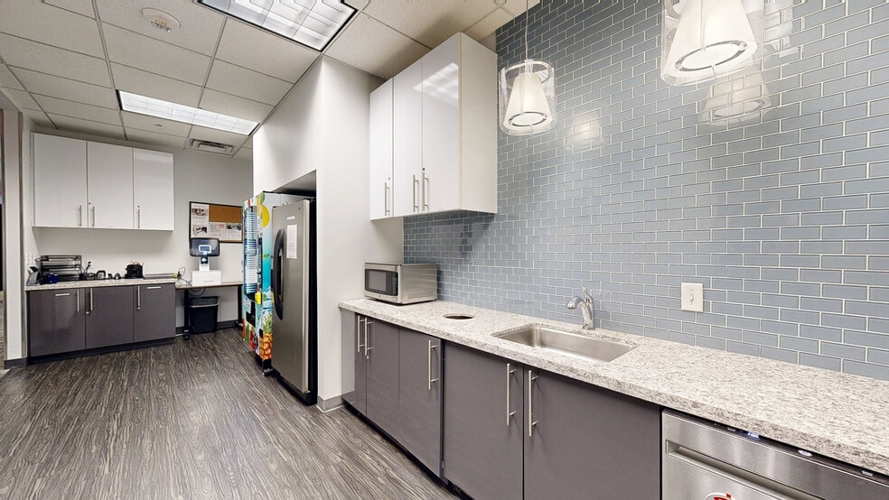 2415 E Camelback Rd, Phoenix, AZ for lease - Matterport 3D Scan - Image 3 of 43