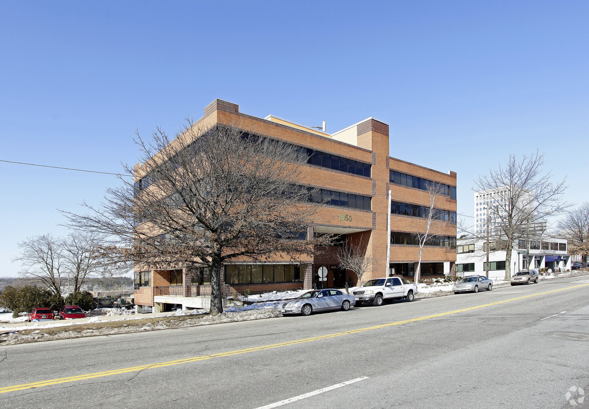 1650 Elm St, Manchester, NH for sale Primary Photo- Image 1 of 46