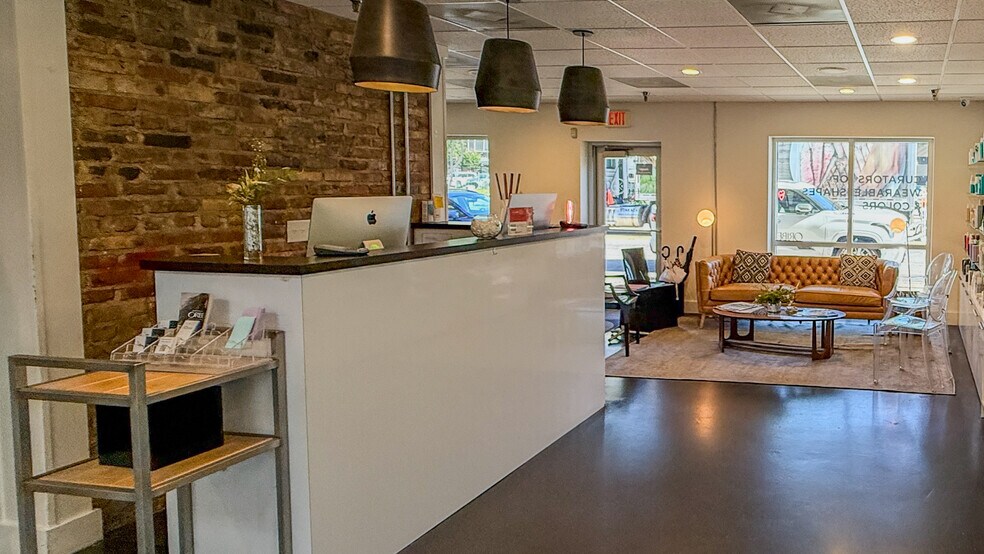 7-15 W Main Street, Pensacola, FL à vendre - Photo du bâtiment - Image 2 de 28