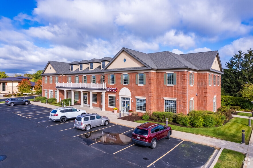 18200 W Capitol Dr, Brookfield, WI for sale - Building Photo - Image 2 of 16