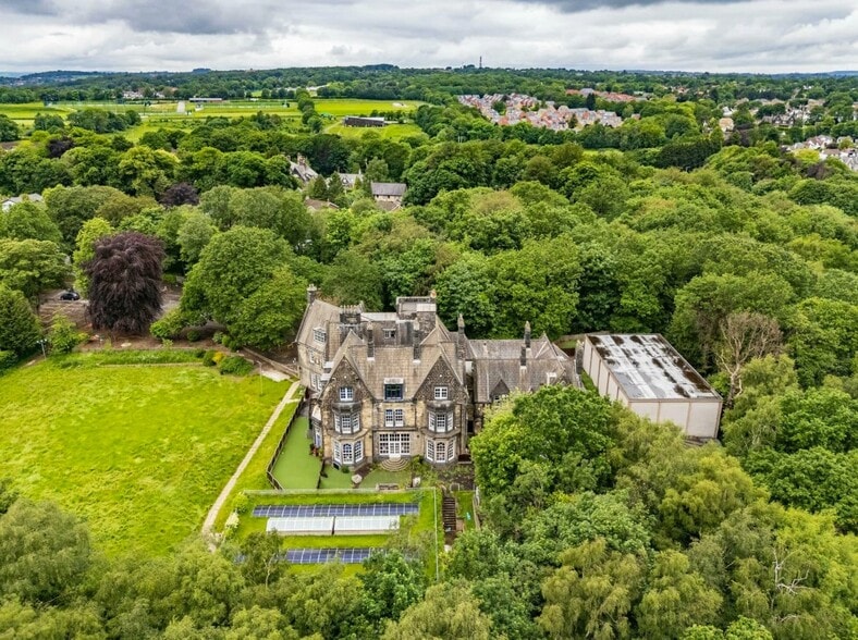 6 Foxhill Green, Leeds for sale - Building Photo - Image 3 of 7