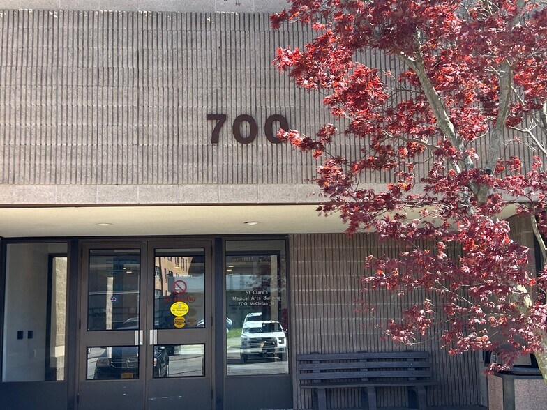 700 Mcclellan St, Schenectady, NY à louer - Photo du bâtiment - Image 3 de 6