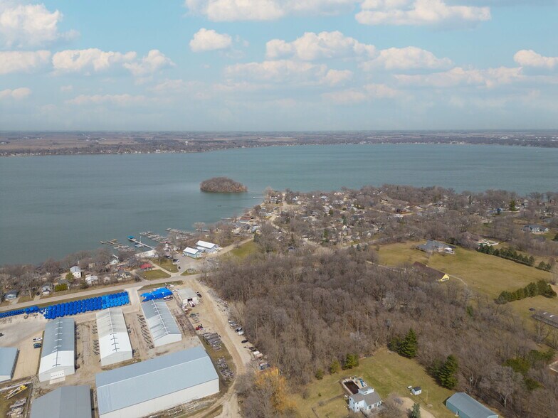S Shore Drive, Clear Lake, IA à vendre - Photo du bâtiment - Image 2 de 17