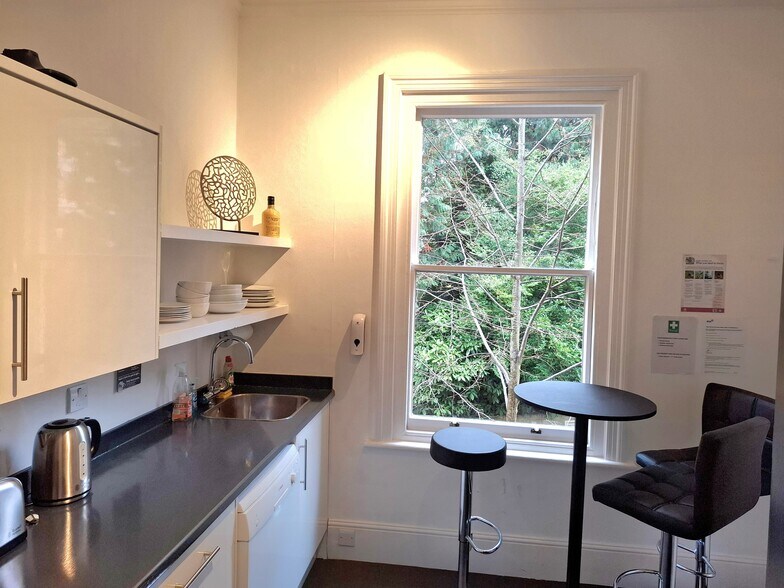 11-13 Lonsdale Gdns, Tunbridge Wells à vendre - Photo du bâtiment - Image 3 de 5