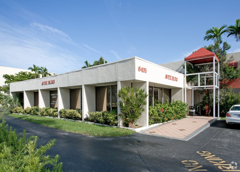 6405 NW 36th St, Miami, FL à louer - Photo du bâtiment - Image 3 de 12