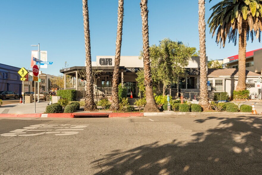 8607 Melrose Ave, West Hollywood, CA à louer - Photo du bâtiment - Image 3 de 12