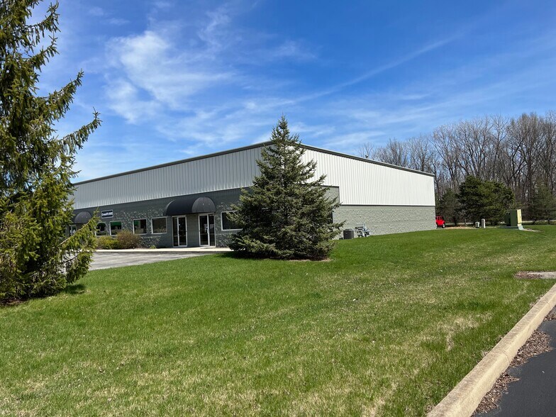 16851 Southpark Dr, Westfield, IN à louer - Photo du bâtiment - Image 3 de 4