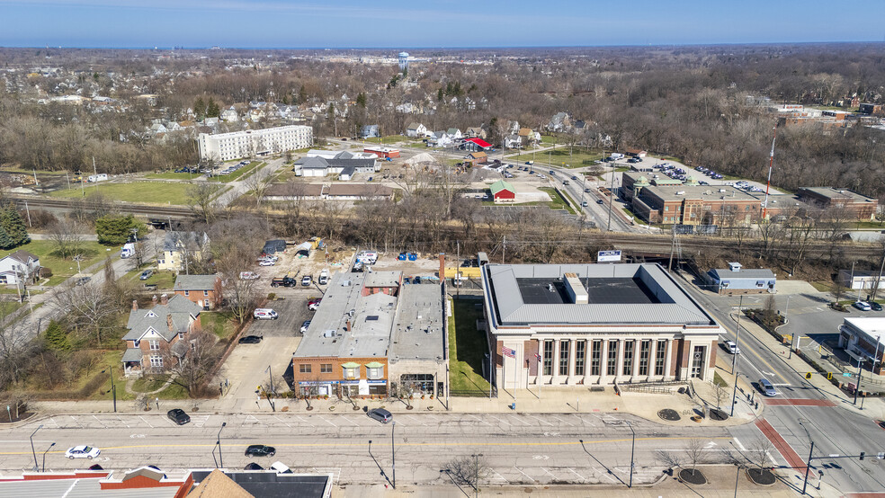 633 Broad St, Elyria, OH à vendre - Photo du bâtiment - Image 3 de 9