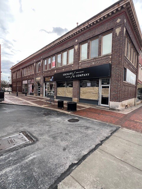 130-132 S Market St, Wooster, OH à louer Photo du bâtiment- Image 1 de 4