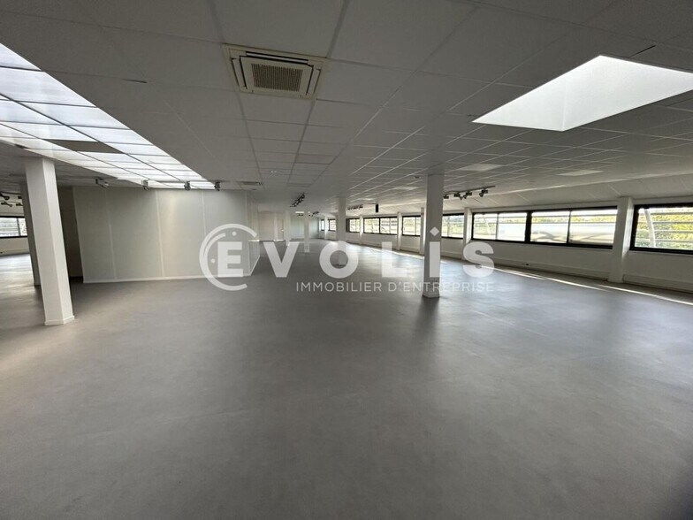 Office in Mérignac for lease - Interior Photo - Image 2 of 8