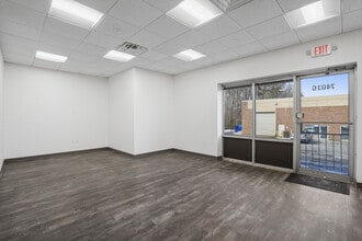 7401-7403 Lockport Pl, Lorton, VA à louer Photo intérieure- Image 2 de 19