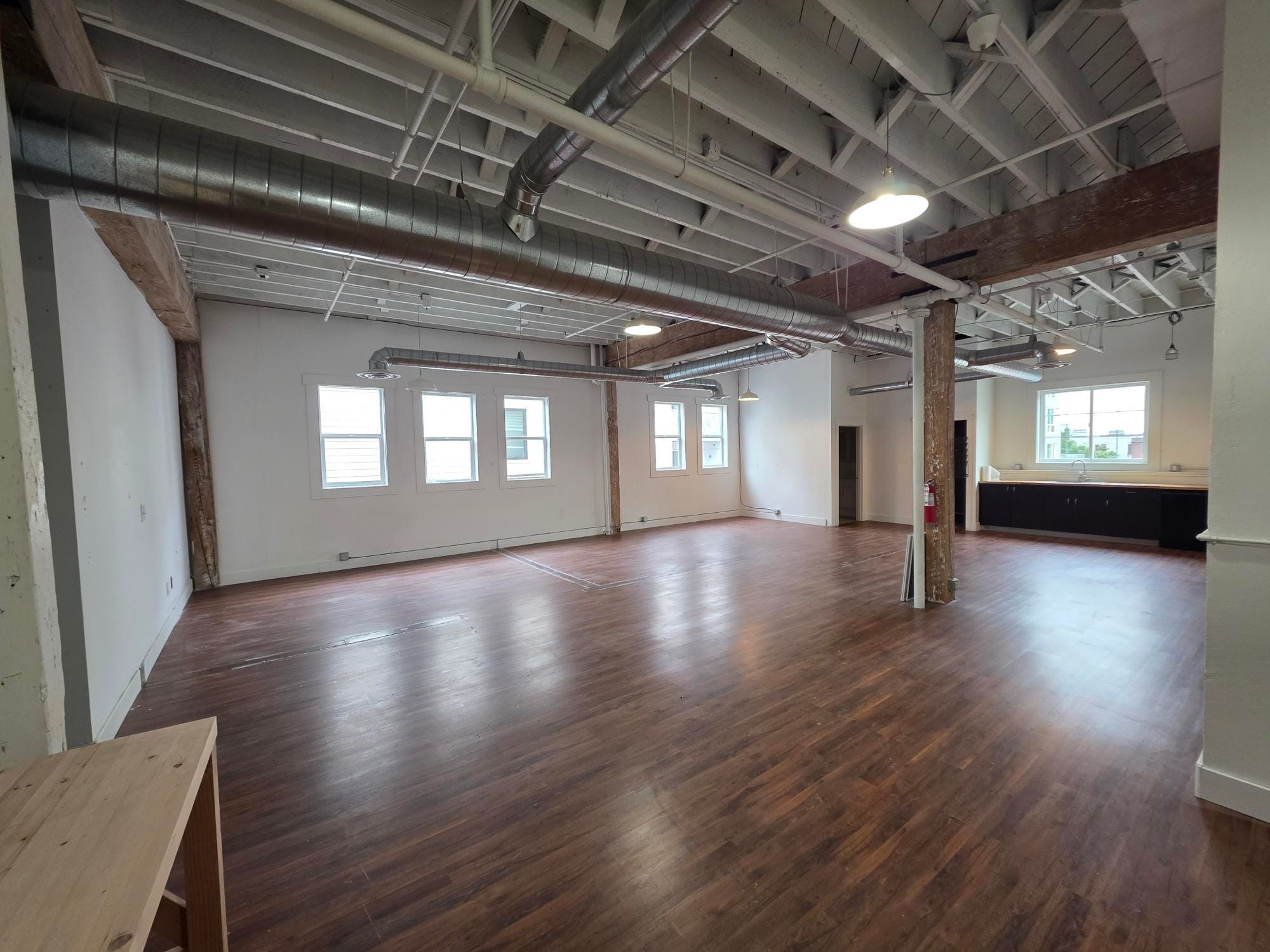 2315 Western Ave, Seattle, WA for lease Interior Photo- Image 1 of 7