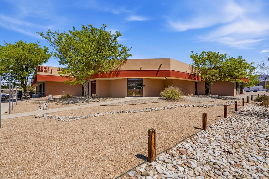 3121 Amherst NE dr, Albuquerque, NM à vendre - Photo du bâtiment - Image 2 de 25