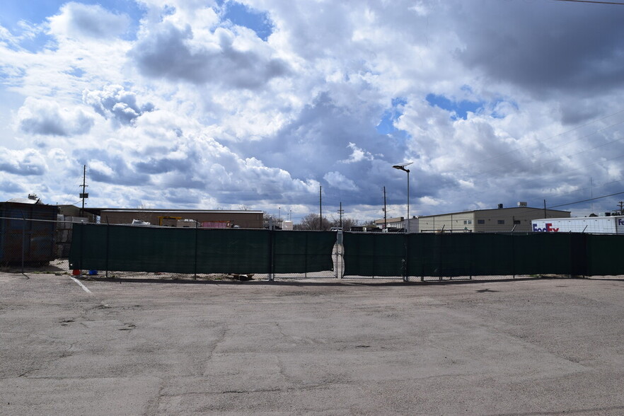 1205 S Platte River Dr, Denver, CO for lease - Building Photo - Image 2 of 6