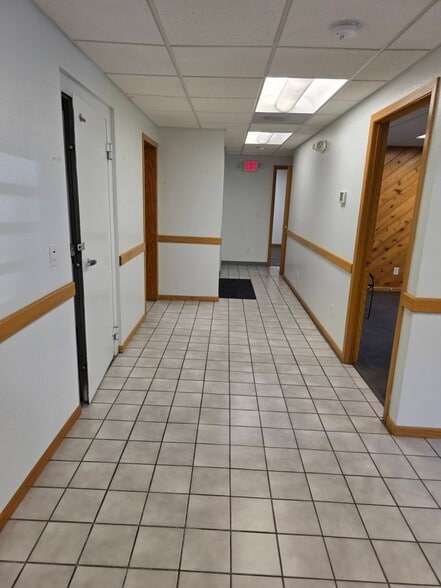 1130 Sextonville Rd, Richland Center, WI for lease - Interior Photo - Image 3 of 41