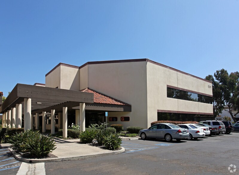 5251 Verdugo Way, Camarillo, CA à vendre - Photo du bâtiment - Image 2 de 6