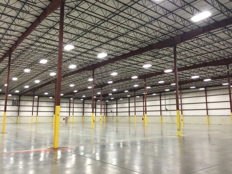 2404 Gettysburg Rd, Camp Hill, PA for lease - Interior Photo - Image 2 of 3