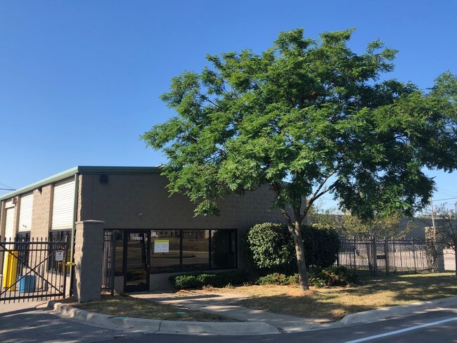 More details for 14935 W 11 Mile Rd, Oak Park, MI - Industrial for Lease