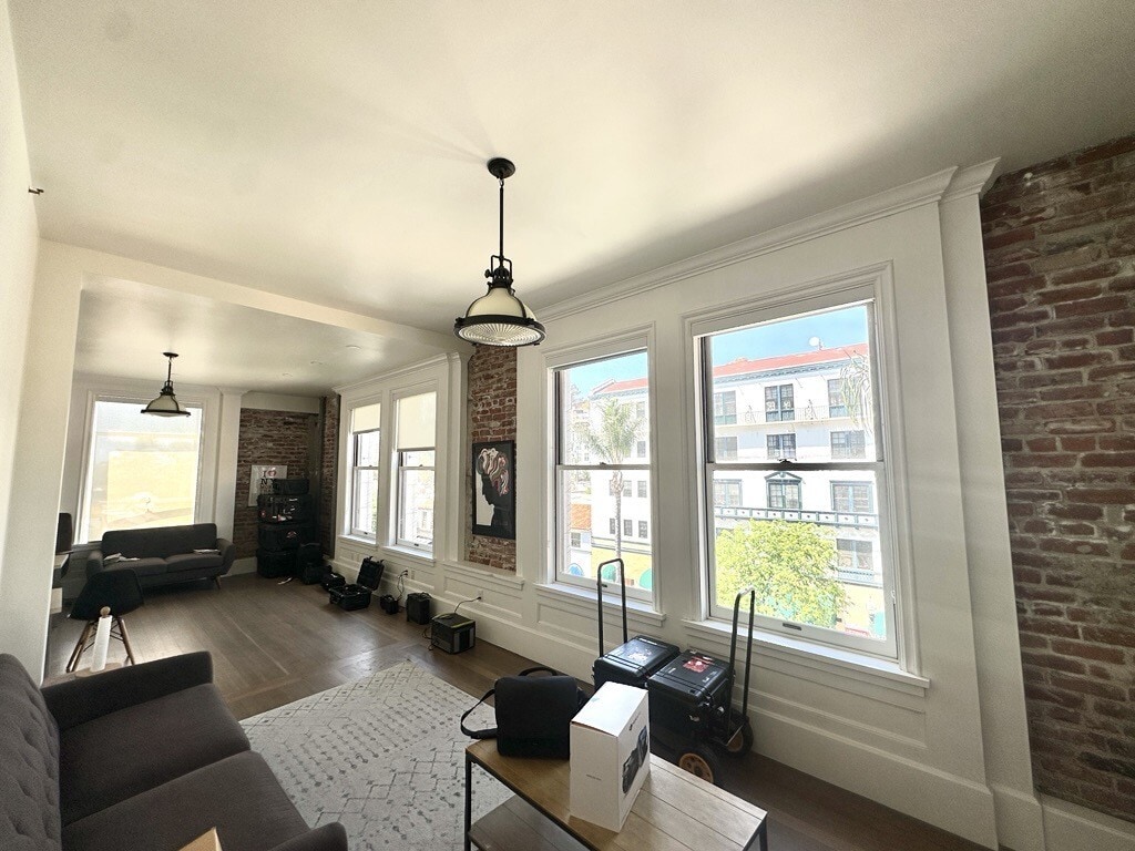 21 S California St, Ventura, CA for lease Interior Photo- Image 1 of 7