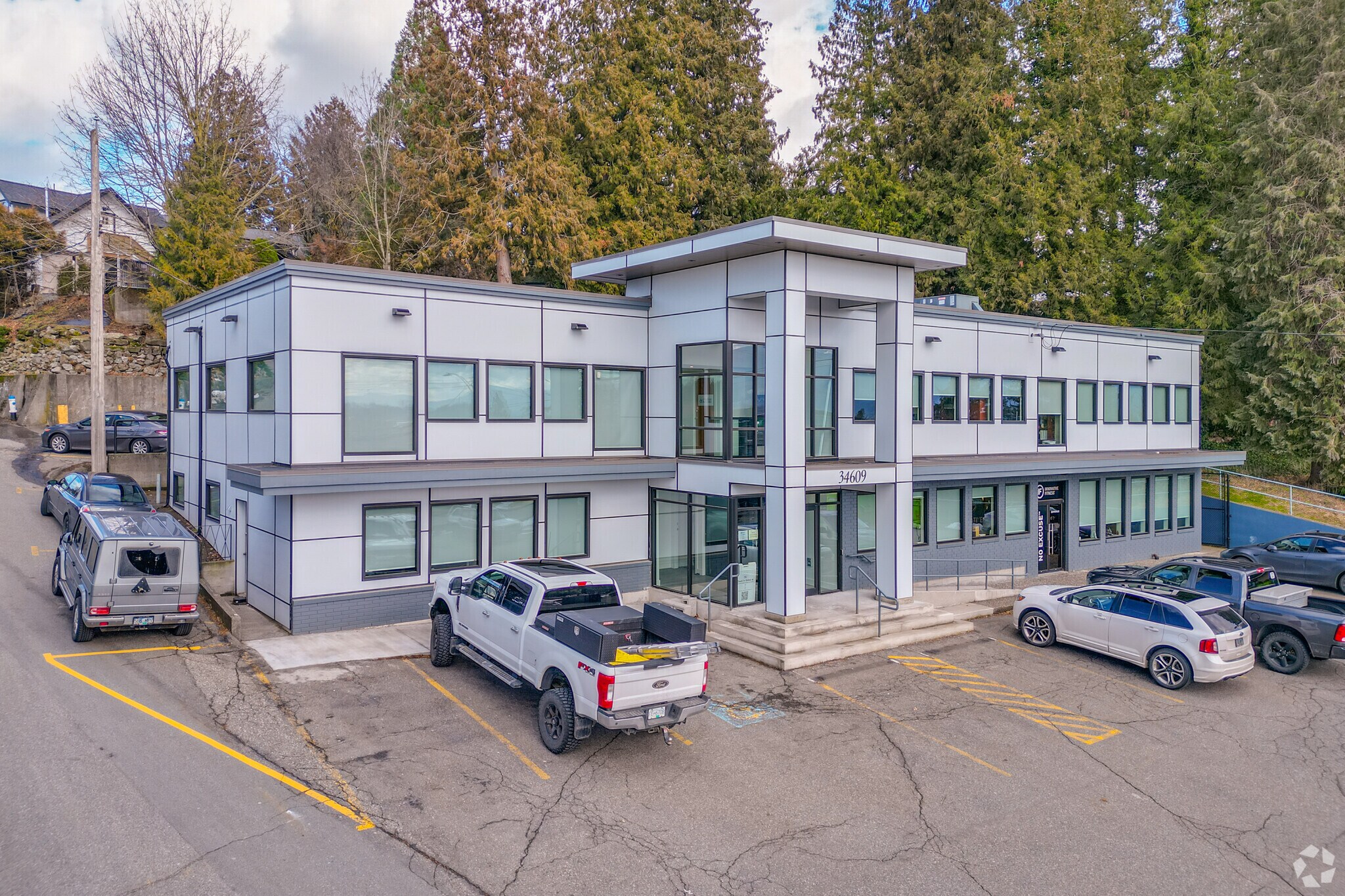 34609 Delair Rd, Abbotsford, BC à vendre Photo du bâtiment- Image 1 de 1