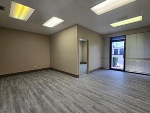 9225 Ulmerton Rd, Largo, FL à louer Photo intérieure- Image 2 de 8