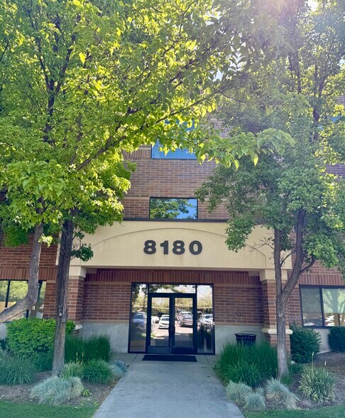 8180 S 700 E, Sandy, UT à vendre - Photo du bâtiment - Image 2 de 14