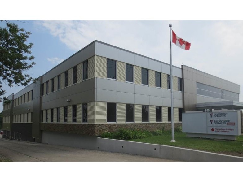 800 King St W, Kitchener, ON à louer - Photo du bâtiment - Image 3 de 3