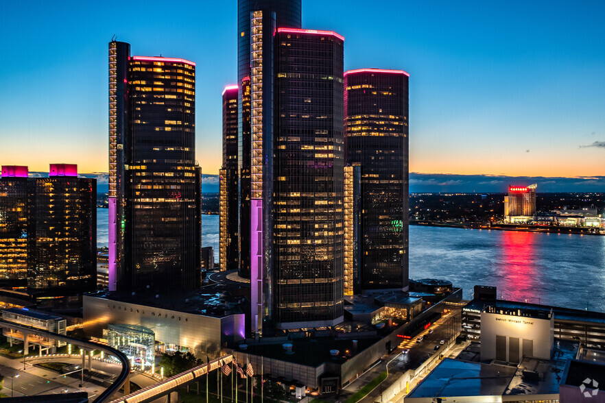 100 Renaissance Ctr, Detroit, MI for sale - Primary Photo - Image 1 of 1