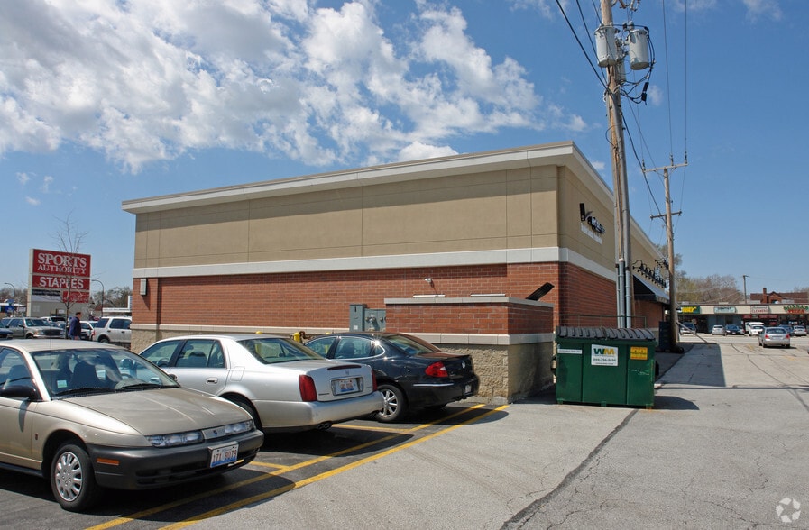 9621 S Cicero Ave, Oak Lawn, IL à louer - Photo du bâtiment - Image 2 de 3