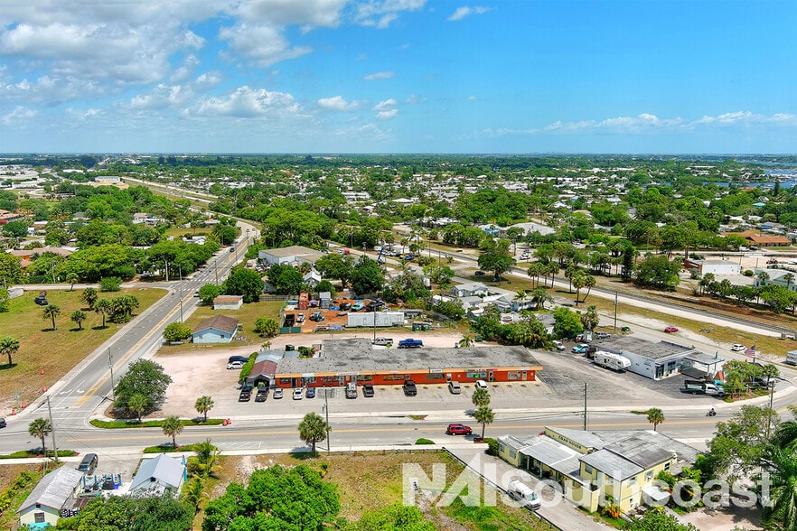 4069-4129 SE Salerno Rd, Stuart, FL for lease - Aerial - Image 3 of 12