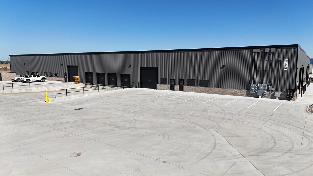 2251 Shiloh Rose Pky SW, Bondurant, IA à louer Photo principale- Image 1 de 13