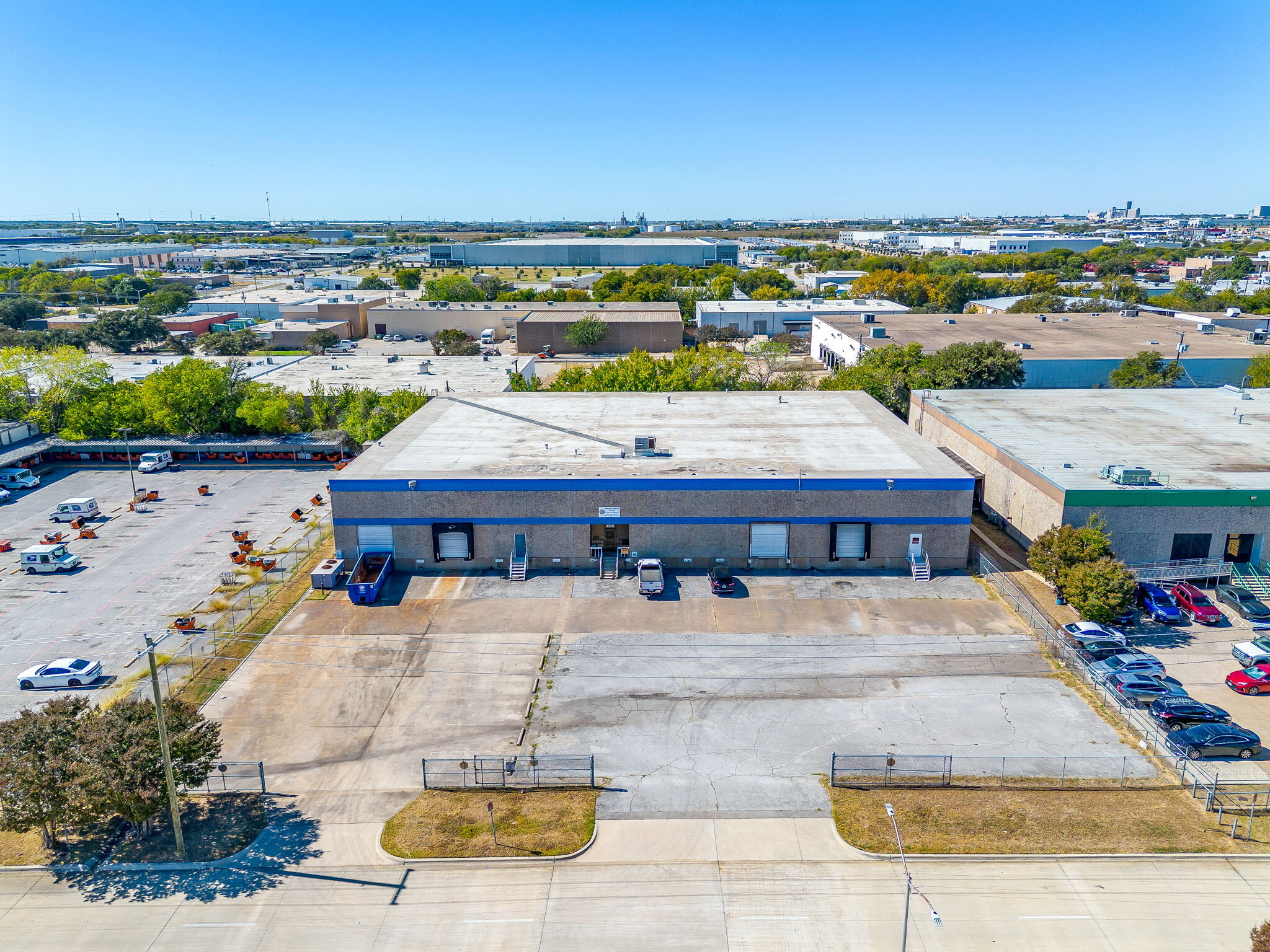 4929 Northeast Pky, Fort Worth, TX for lease Building Photo- Image 1 of 26