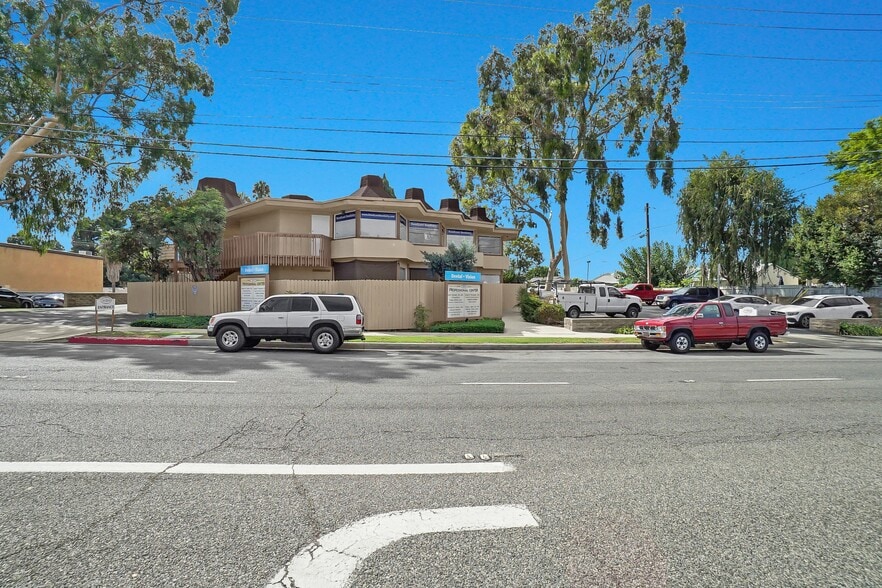 11311 La Mirada Blvd, Whittier, CA for lease - Building Photo - Image 2 of 8