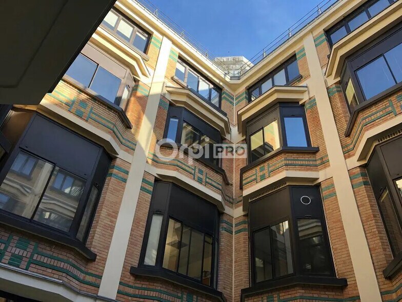 Office in Reims for lease - Building Photo - Image 2 of 8