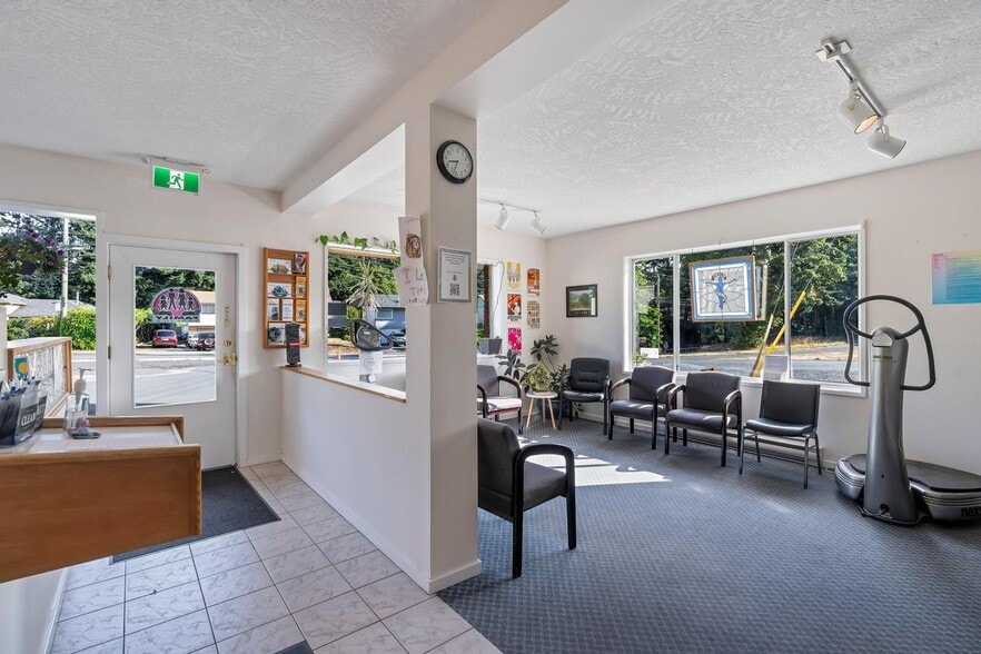 385 Lagoon Rd, Colwood, BC à vendre - Photo intérieure - Image 3 de 9