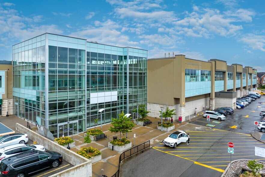8339 Kennedy Rd, Markham, ON à vendre - Photo du bâtiment - Image 2 de 7