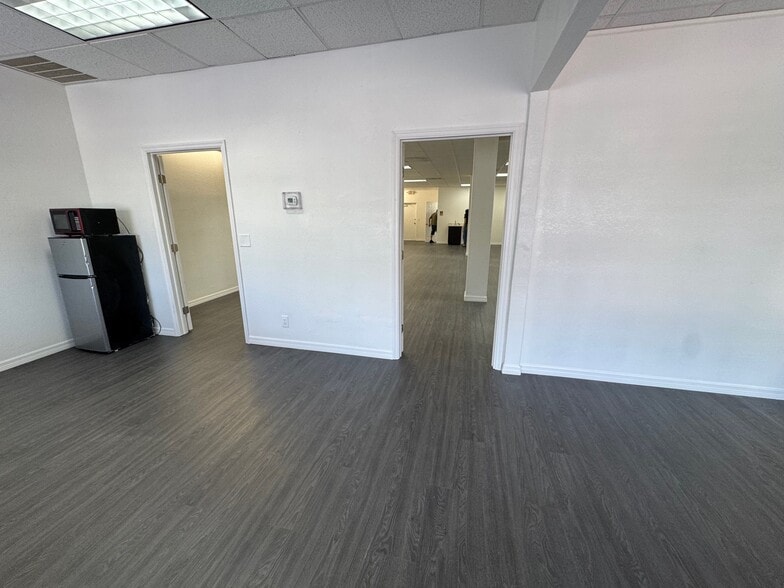 7050 Winkler Rd, Fort Myers, FL for lease - Building Photo - Image 3 of 34