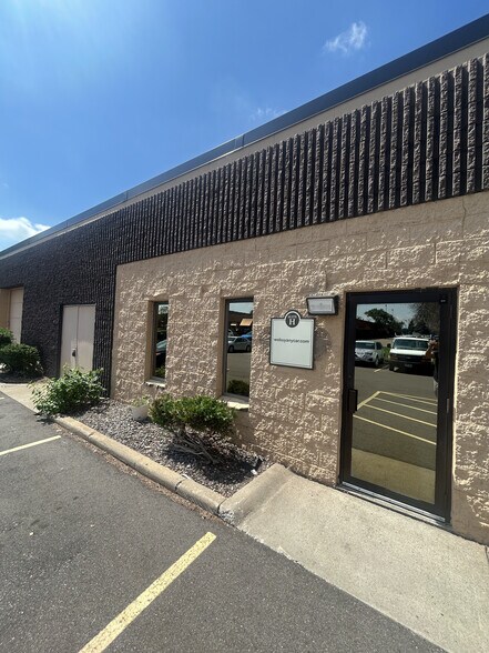 10650 County Rd 81, Maple Grove, MN à louer - Photo du bâtiment - Image 3 de 7