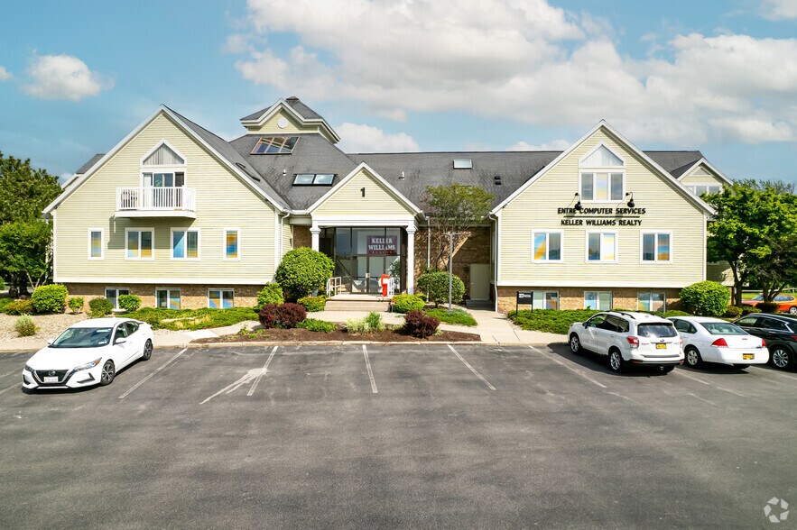 2000 Winton Rd S, Rochester, NY à louer - Photo du bâtiment - Image 2 de 4