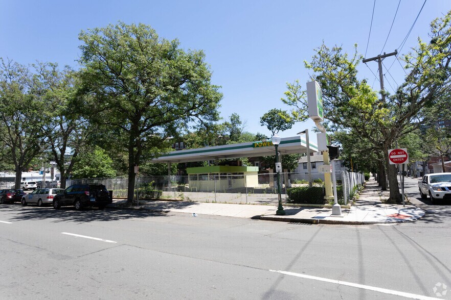 49 Howe St, New Haven, CT à vendre - Photo du bâtiment - Image 2 de 2