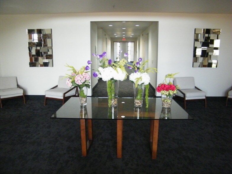 8475 S Eastern Ave, Las Vegas, NV à louer - Hall d’entrée - Image 3 de 5