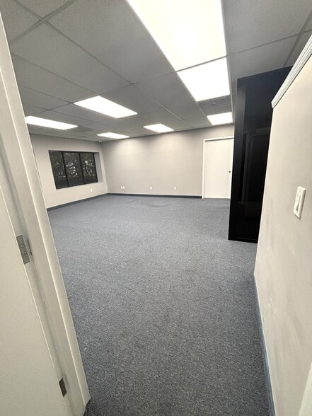 72 Sharrott Ave, Staten Island, NY for lease - Building Photo - Image 3 of 16
