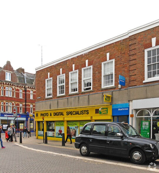 2 Broadway, Peterborough à louer - Photo du bâtiment - Image 3 de 3