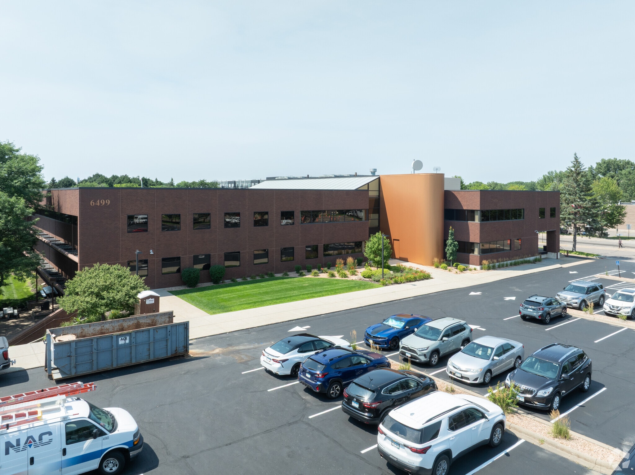 6499 University Ave NE, Fridley, MN for sale Primary Photo- Image 1 of 25