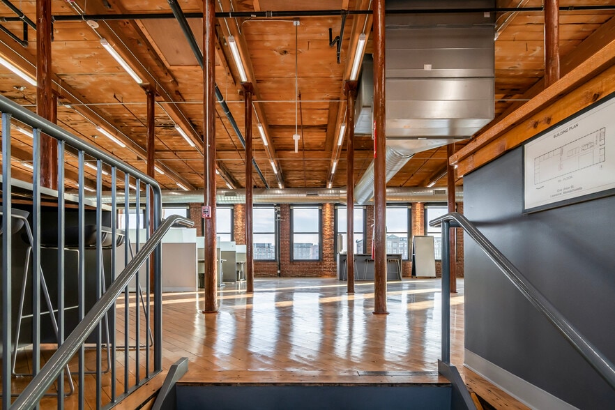 1 Union St, Lawrence, MA à louer - Photo du bâtiment - Image 2 de 31